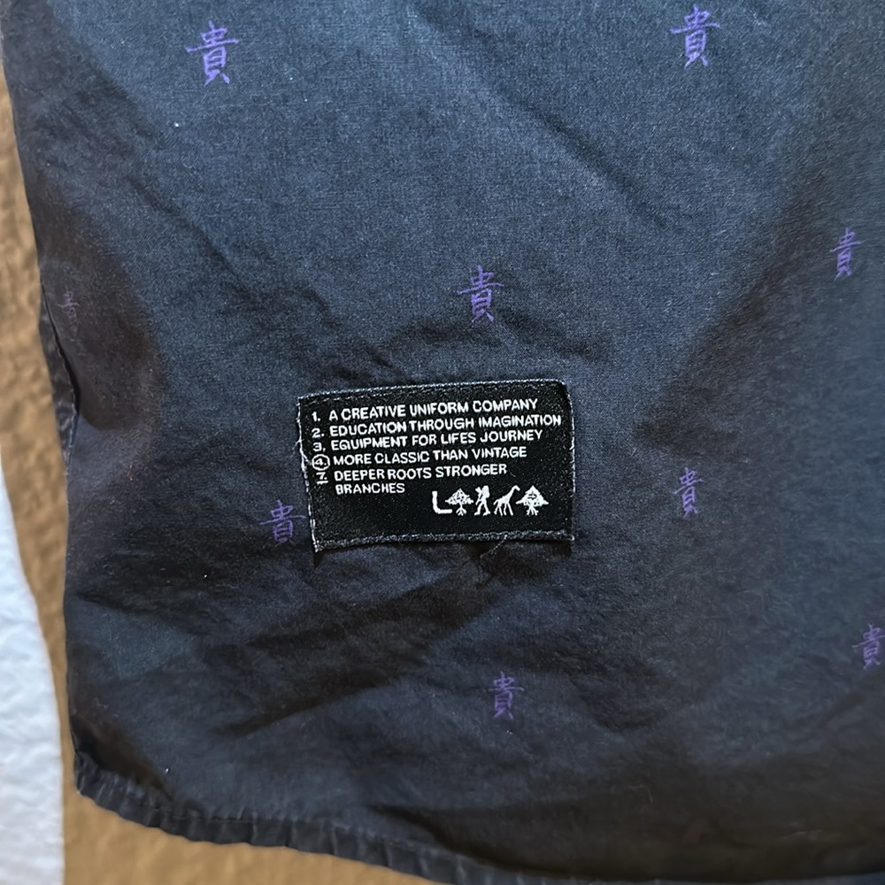 Lrg button up - Picture 2 of 6
